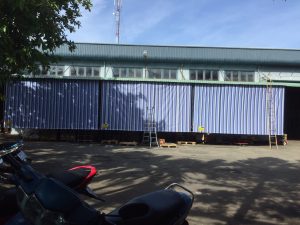 Bạt che nắng mưa tự cuốn giá rẻ