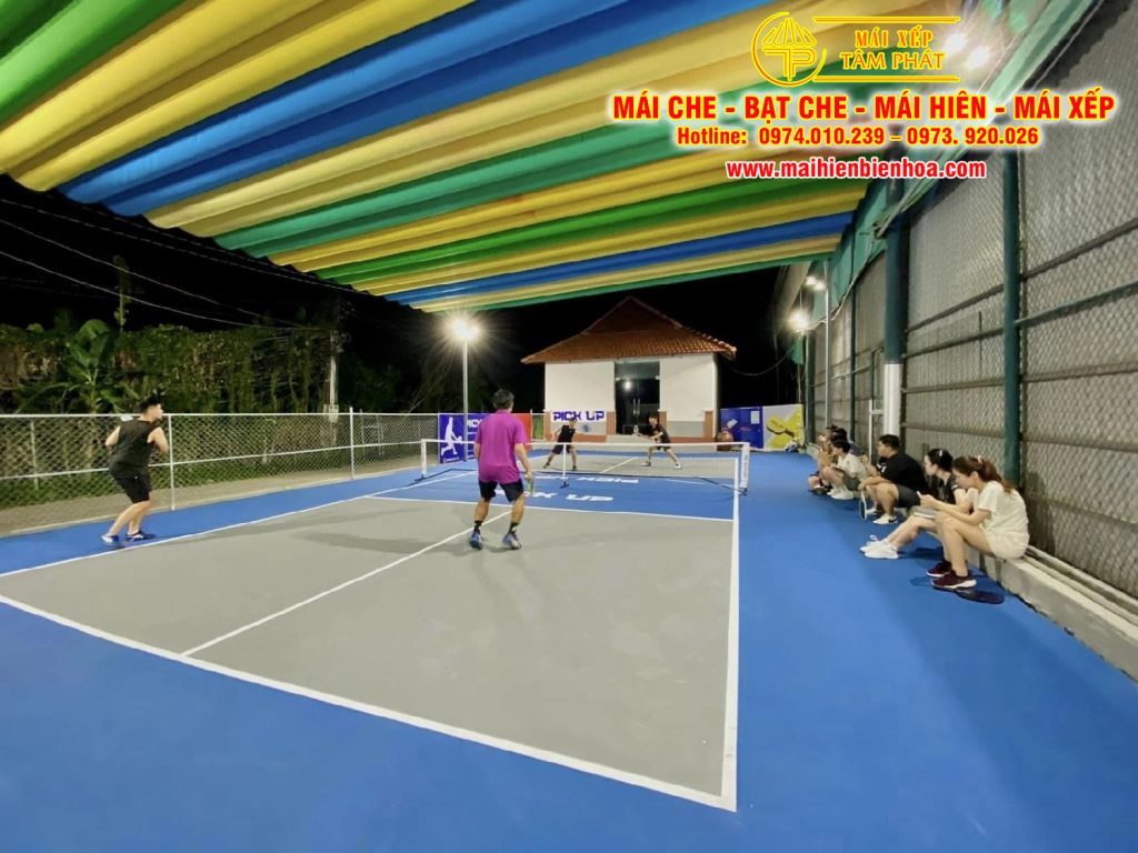 mái che bạt xếp di động sân pickleball